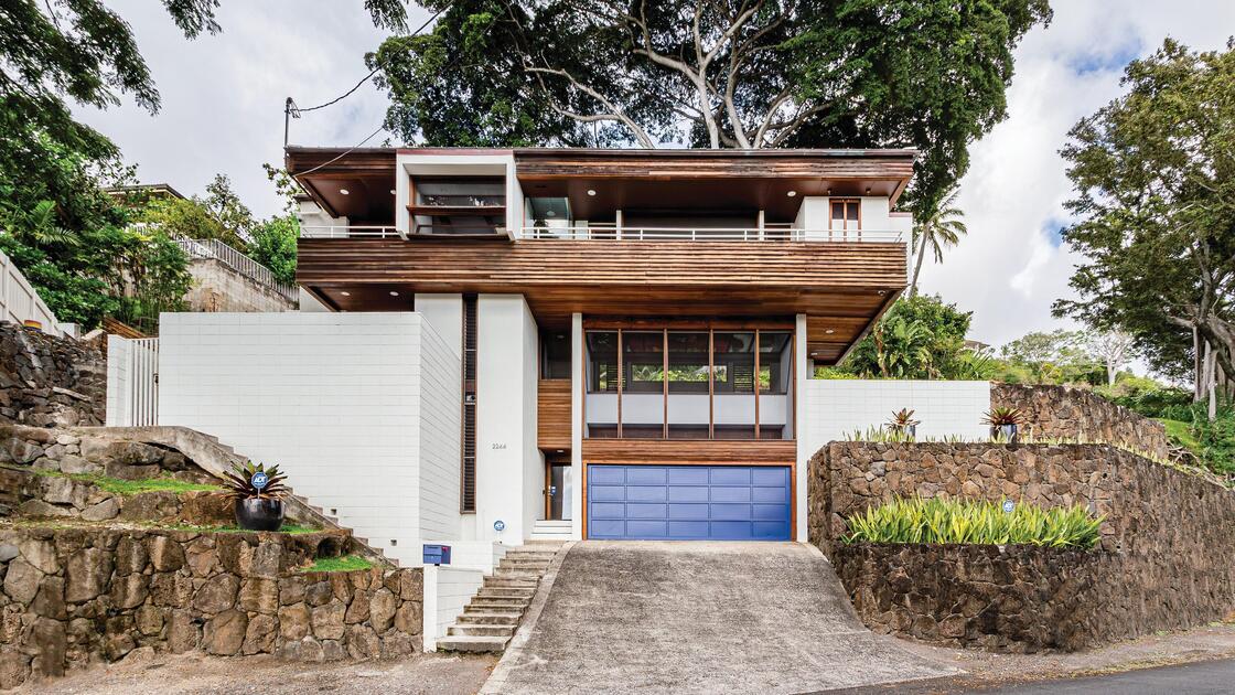 Restoring a Honolulu House to its Breezy, Minimalist Origins
